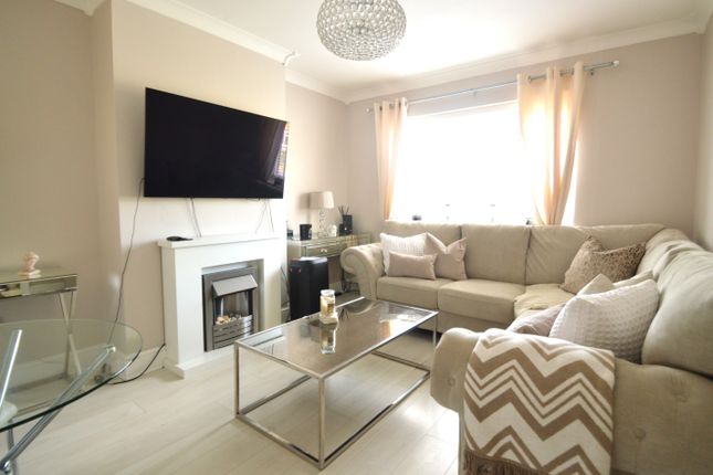 Thumbnail Maisonette for sale in Timbercroft Lane, London