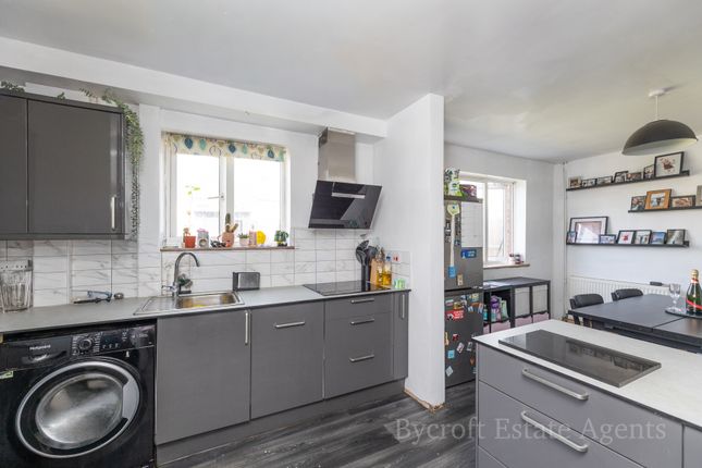 21, Campion Avenue, Great Yarmouth photo 4