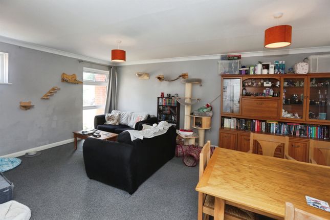 59, Prideaux-Brune Avenue, Gosport photo 4