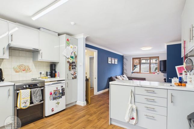 6, Heliston Place, Pontrilas photo 4
