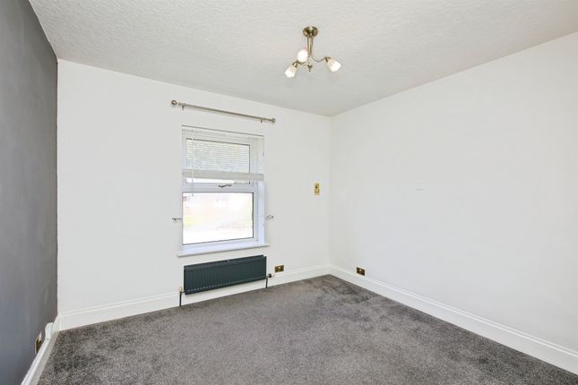 15, Beech Lane, Burton-On-Trent photo 2