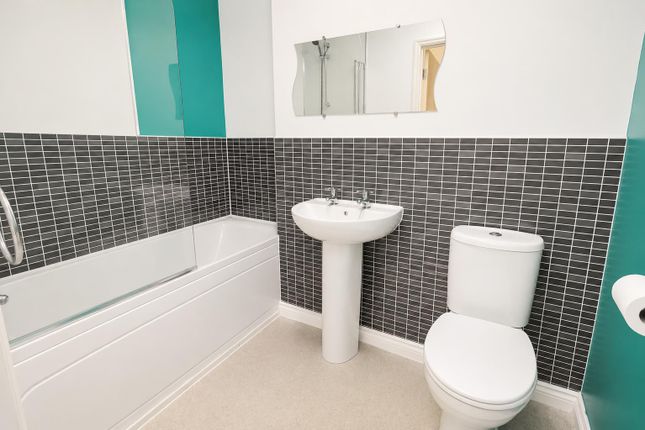 26, Lamerton Avenue, Newcastle Upon Tyne photo 5