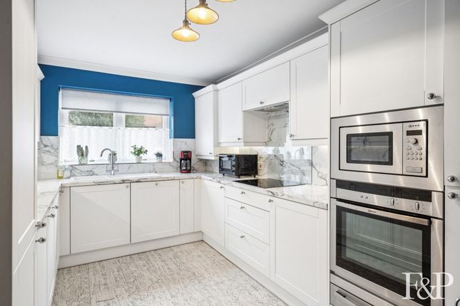Lockbridge Court, Maidenhead photo 4