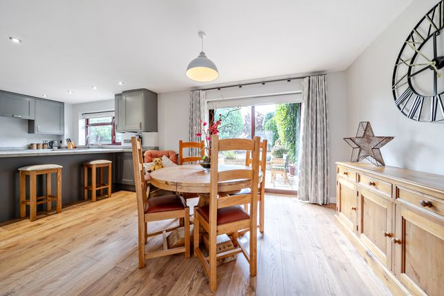 7 Daws Mead, Taunton photo 4