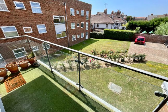 10 Cookham Dene, Buckhurst Road, Bexhill-on-Sea photo 2