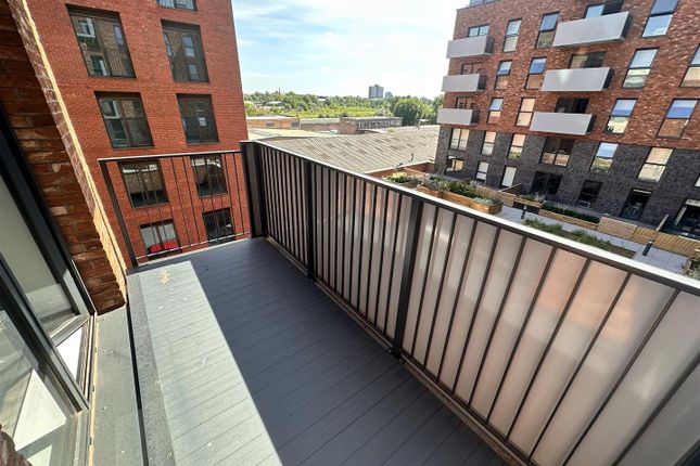 B316, Commerce Quay, Salford photo 2