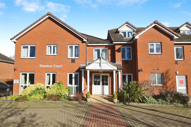 Flat for sale in Reading Road, Winnersh, Wokingham, Berkshire