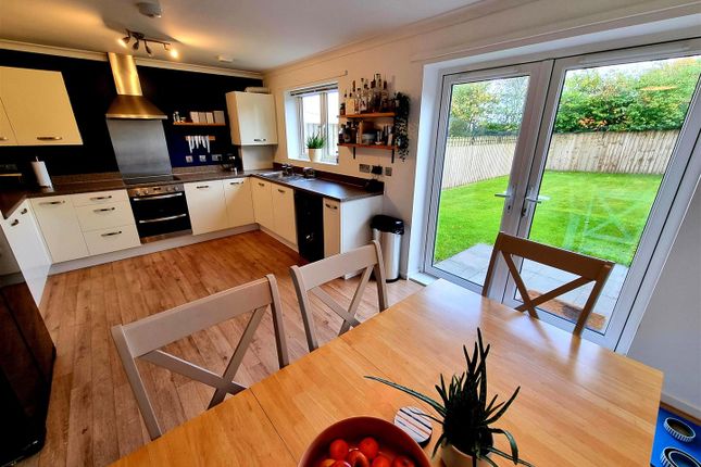24, Treffry Grove, Liskeard photo 2