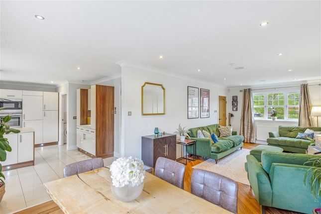8, Jardine Place, Bathgate photo 4