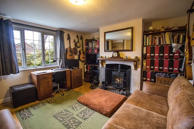 Thumbnail Semi-detached house for sale in London Road, Henfield