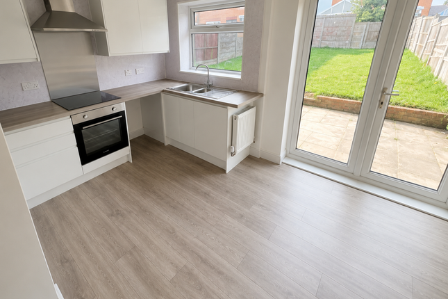 1, Ampleforth Close, Kirkby photo 3