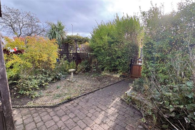 277, Carr Hill Road, Tyne and Wear photo 4