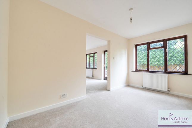 33 Forest Rise, Liss photo 3
