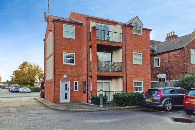Thumbnail Flat to rent in Finings Court, Burton-On-Trent
