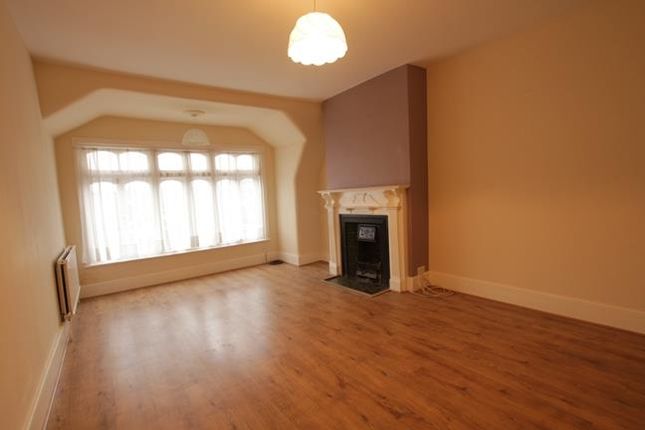 Flat to rent in Donovan Avenue, Muswell Hill