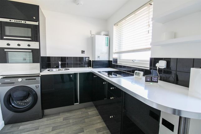 4, Regency Court, Harlow photo 2