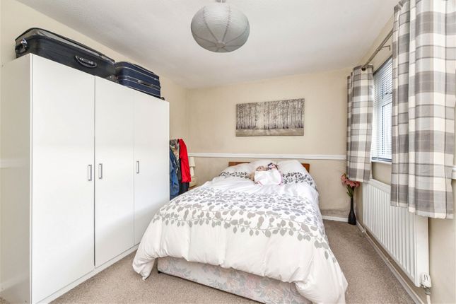 Flat for sale in Winchester Road, Four Marks