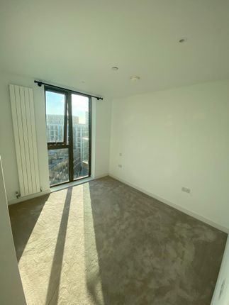 Flat 128 Commodore House, 8, Admiralty Avenue, London photo 4