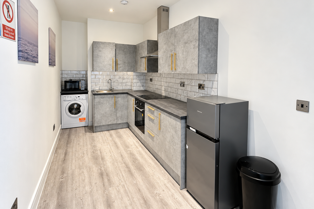 Room 5, St. Albans Road, South Mimms photo 2