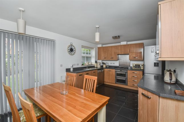 32, Arden Close, Little Stanion photo 2