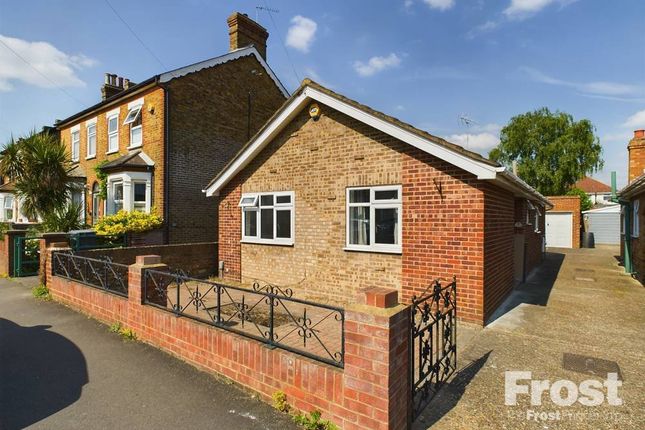 Thumbnail Bungalow for sale in Warfield Road, Feltham