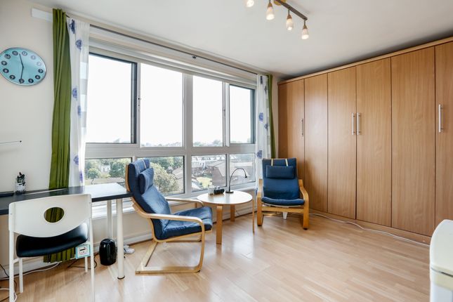 Studio Room