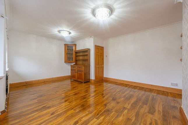 52 Waunfawr Gardens, Newport photo 3