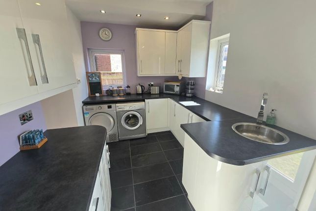 18, The Crossway, Darlington photo 2
