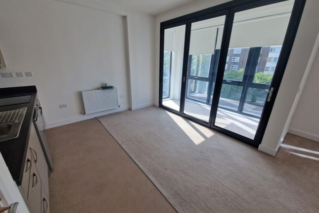 Flat, 19, Centric Close, Oval Road, London photo 5