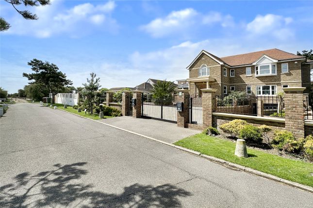 Flat for sale in Sea Avenue, Rustington, Littlehampton, West Sussex