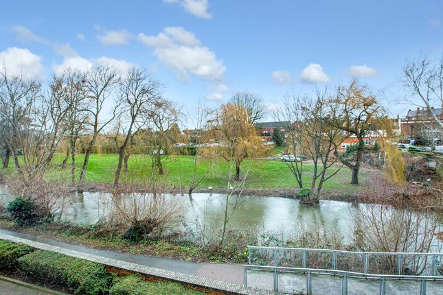 10, Ironbridge Works, Newport Pagnell photo 4