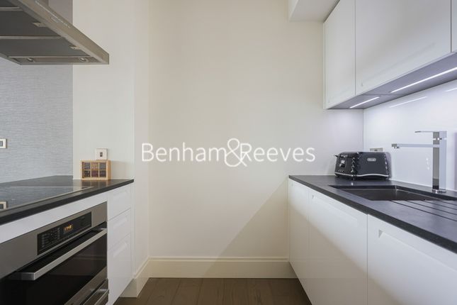 Flat to rent in Charles House, Kensington High Street