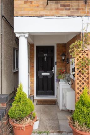 50, Oak Hill Gardens, Woodford Green photo 4