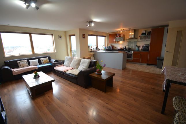 Flat 18, 69-71, Denestock House, Bell Road, Hounslow photo 3
