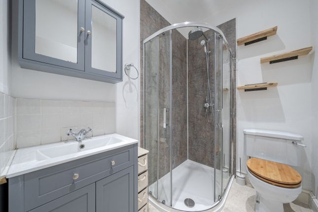 Flat 11, 8a, Harold Road, London photo 4
