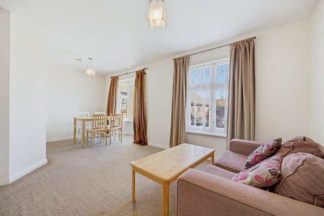 7, Garrison Close, Hounslow photo 3