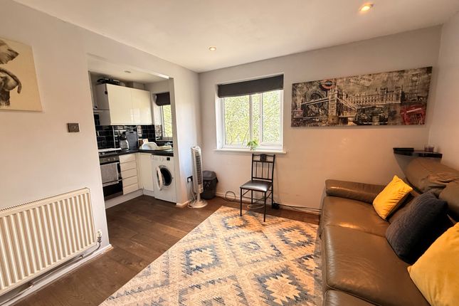 2, Florence Close, HARLOW photo 3