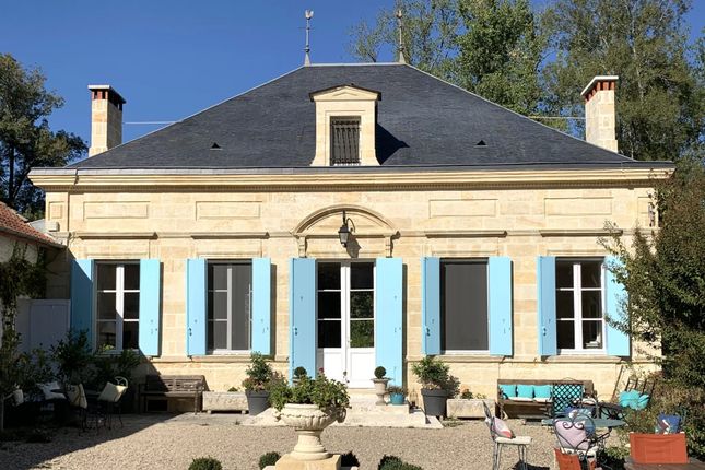 Thumbnail Villa for sale in Montpon Menesterol, Dordogne Area, Nouvelle-Aquitaine