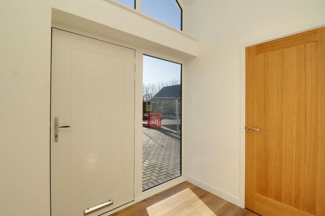 1 Horstead Avenue, Brigg photo 2