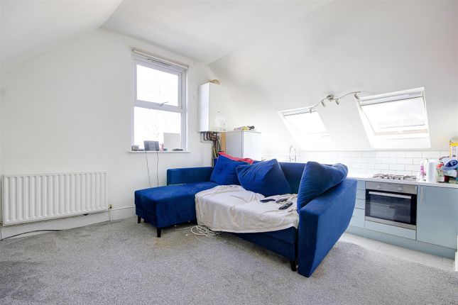 52d, Derby Road, Enfield photo 4