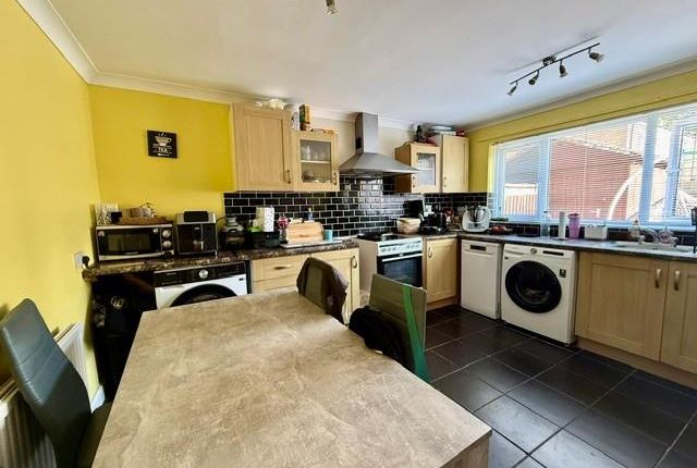 43, Godolphin Close, West Swindon photo 4