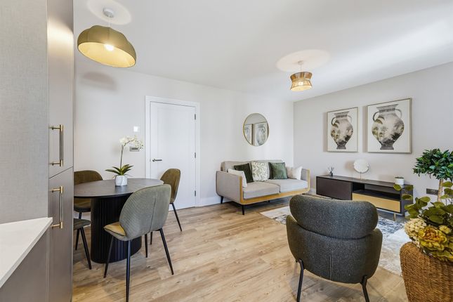 Apartment 5e, Willowside House, Oaklands Park, Esher photo 2