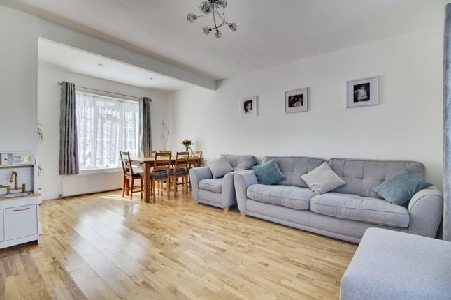 38, Upperfield Road, Welwyn Garden City photo 4