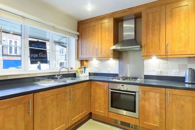 46 Baker Crescent, Dartford photo 3