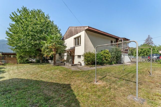 Villa for sale in Roche, Vaud, Switzerland