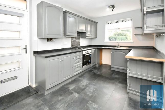 8, Tanyard Avenue, Huddersfield photo 5
