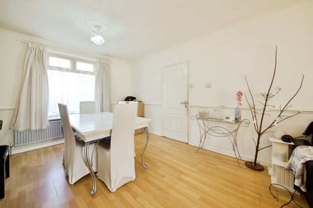 Lynett Road, Dagenham photo 4