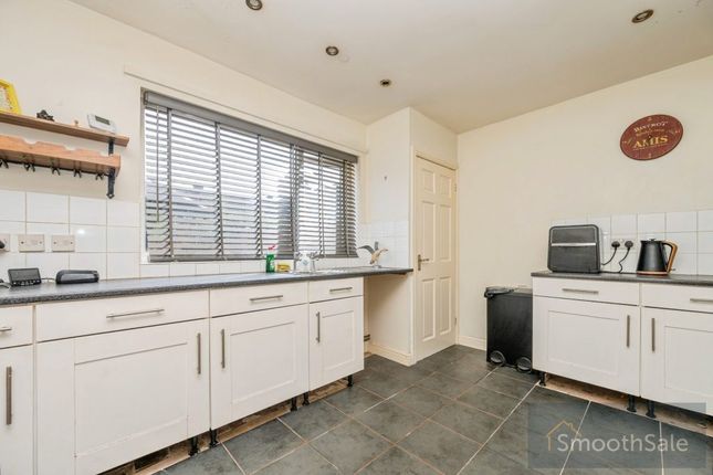 2, Princess Way, Stourport-on-Severn photo 4