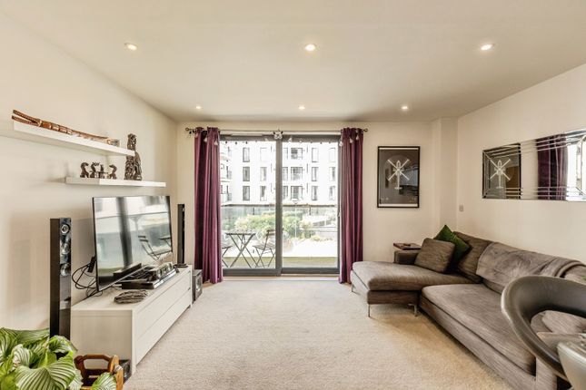 Flat 22, Invicta,, Millennium Promenade, Bristol photo 4