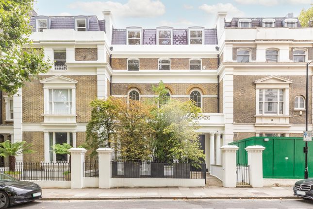 Flat for sale in Craven Hill, London